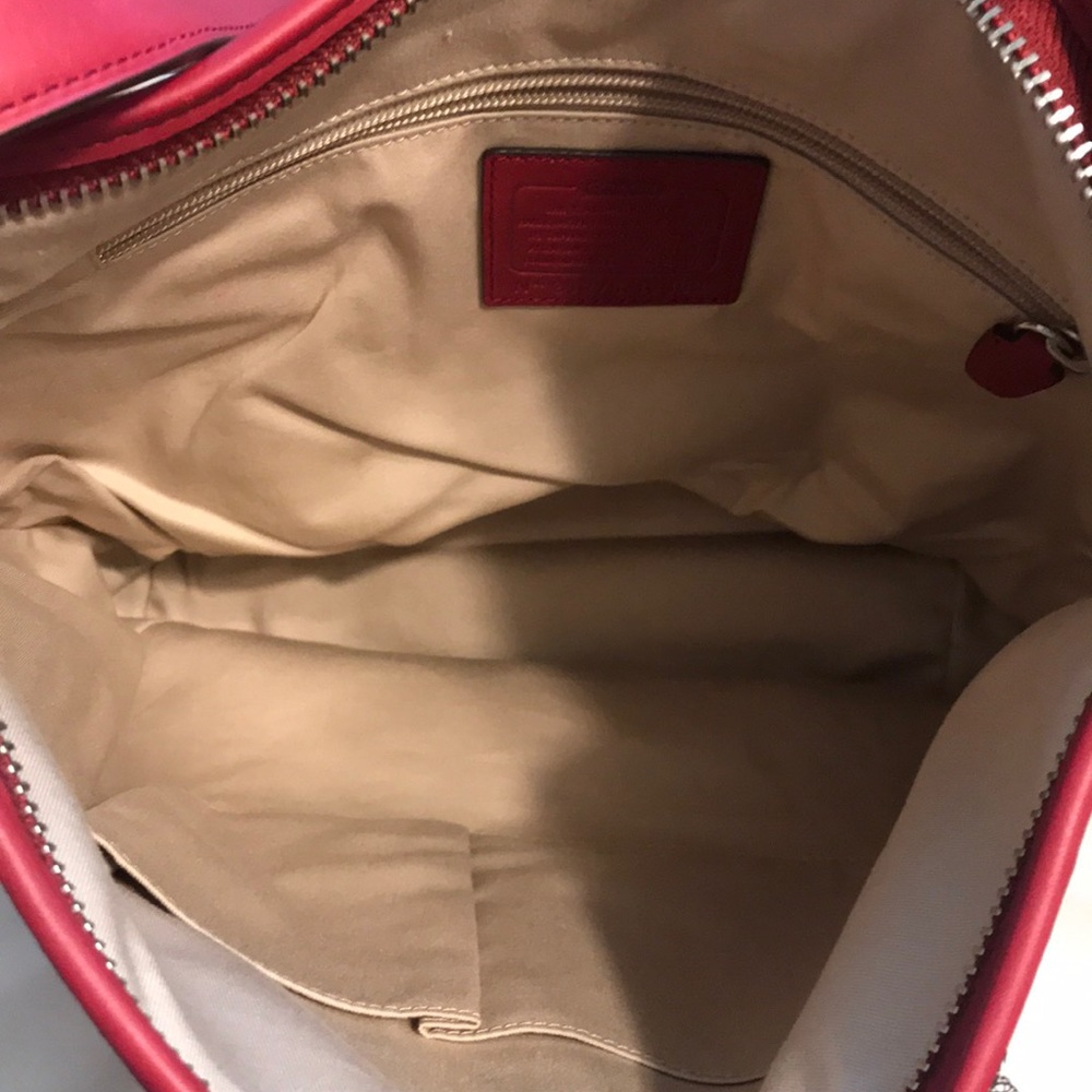 Red Coach bag - Picture 5 of 7